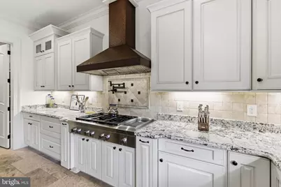936 Kimberwicke Rd, McLean, VA 22102 - Photo 12