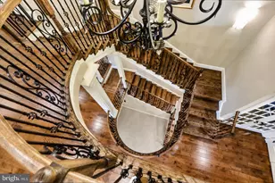 936 Kimberwicke Rd, McLean, VA 22102 - Photo 4