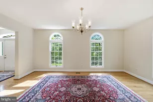 2725 Oldewood Dr, Falls Church, VA 22043 - Photo 6