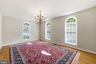 2725 Oldewood Dr, Falls Church, VA 22043 - Photo 8