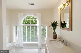 2725 Oldewood Dr, Falls Church, VA 22043 - Photo 22