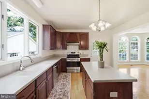 2725 Oldewood Dr, Falls Church, VA 22043 - Photo 12