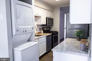 11240 Chestnut Grove Square, Reston, VA 20190 - Photo 10