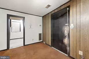 5904 Carver Pl, Falls Church, VA 22041 - Photo 8