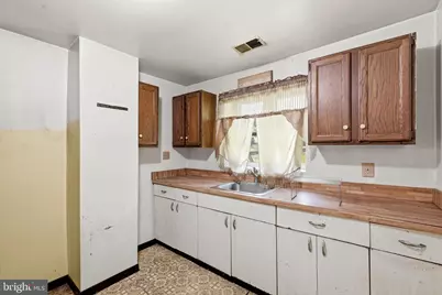 5904 Carver Place, Falls Church, VA 22041 - Photo 6