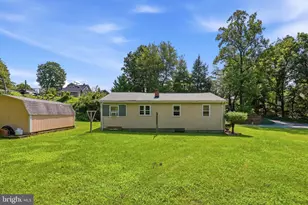 5904 Carver Pl, Falls Church, VA 22041 - Photo 2