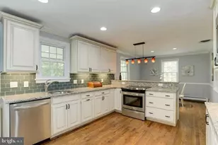 3460 Washington Dr, Falls Church, VA 22041 - Photo 4