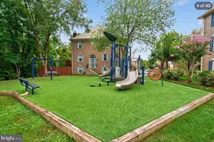 7427 Salford Ct, Alexandria, VA 22315 - Photo 4
