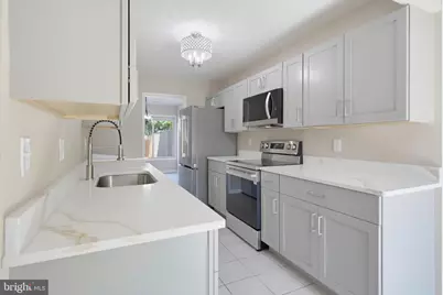 744 Cordell Way, Herndon, VA 20170 - Photo 8