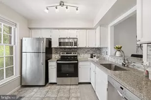 6472 Brick Hearth Ct, Alexandria, VA 22306 - Photo 6