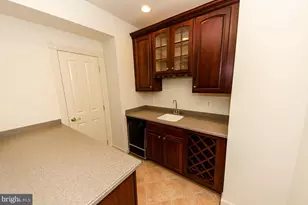 9005 Edgepark Rd, Vienna, VA 22182 - Photo 32
