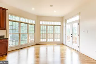 9005 Edgepark Rd, Vienna, VA 22182 - Photo 14