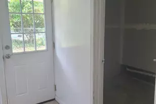 6818 Rolling Rd, Springfield, VA 22152 - Photo 6