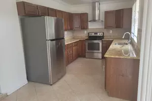 6818 Rolling Rd, Springfield, VA 22152 - Photo 12