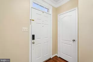 13135 Park Crescent Cir, Herndon, VA 20171 - Photo 4