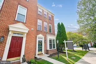 13135 Park Crescent Cir, Herndon, VA 20171 - Photo 2