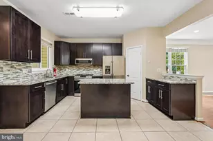 13135 Park Crescent Cir, Herndon, VA 20171 - Photo 10