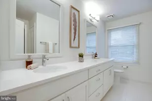1954 Horse Shoe Dr, Vienna, VA 22182 - Photo 50