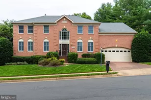 1954 Horse Shoe Dr, Vienna, VA 22182 - Photo 1