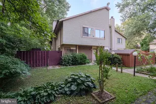 10699 Spring Oak Ct, Burke, VA 22015 - Photo 2