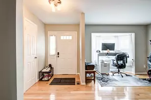 7112 Lake Cove Dr, Alexandria, VA 22315 - Photo 6