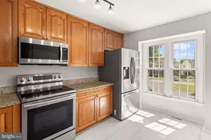 8636 Dellway Ln, Vienna, VA 22180 - Photo 8