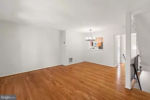 8636 Dellway Ln, Vienna, VA 22180 - Photo 6