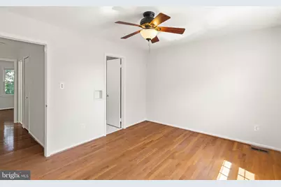 8636 Dellway Lane, Vienna, VA 22180 - Photo 20