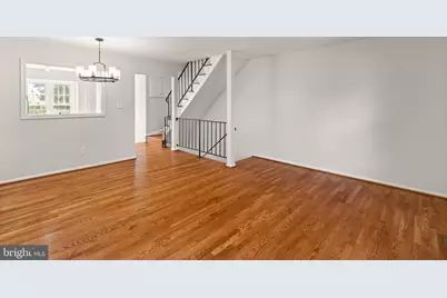 8636 Dellway Lane, Vienna, VA 22180 - Photo 4