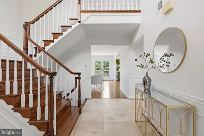 10005 Scenic View Ter, Vienna, VA 22182 - Photo 2