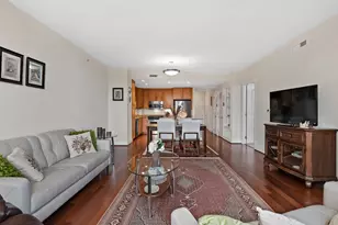 8220 Crestwood Heights Dr, McLean, VA 22102 - Photo 6