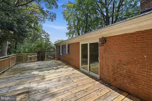 6702 Harwood Pl, Springfield, VA 22152 - Photo 14