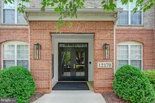 12170 Abington Hall Pl, Reston, VA 20190 - Photo 2
