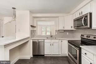 6026 Buttercup Ct, Alexandria, VA 22310 - Photo 12