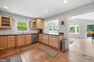 6426 Carriage Dr, Alexandria, VA 22310 - Photo 16