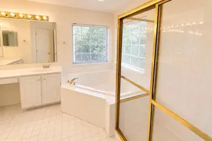 8646 Royal Worcester Ln, Fairfax, VA 22031 - Photo 18