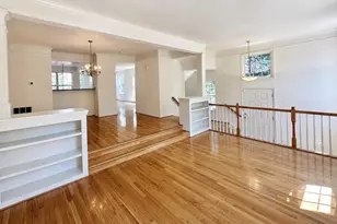 8646 Royal Worcester Ln, Fairfax, VA 22031 - Photo 4