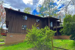6022 Munson Hill Rd, Falls Church, VA 22041 - Photo 2