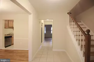 316 Cherry Ct, Herndon, VA 20170 - Photo 4