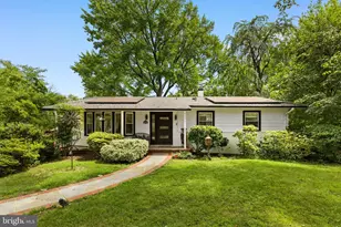 4951 Roslyn Rd, Annandale, VA 22003 - Photo 2