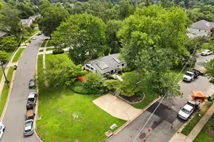 4951 Roslyn Rd, Annandale, VA 22003 - Photo 4