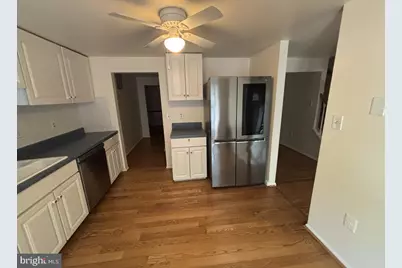 10025 Chestnut Wood Lane, Burke, VA 22015 - Photo 8