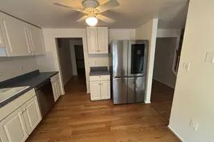 10025 Chestnut Wood Ln, Burke, VA 22015 - Photo 8