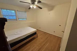 10025 Chestnut Wood Ln, Burke, VA 22015 - Photo 6