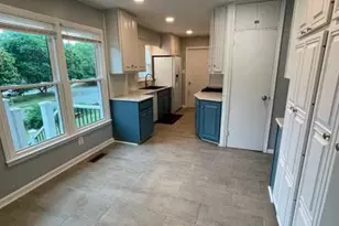 1834 St Roman Dr, Vienna, VA 22182 - Photo 2