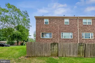 8400 Penshurst Dr, Springfield, VA 22152 - Photo 28