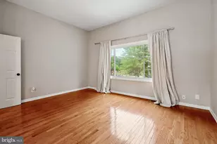 8400 Penshurst Dr, Springfield, VA 22152 - Photo 6