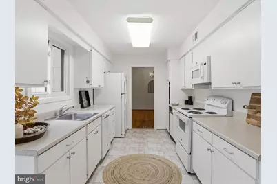 7211 Vistas Lane, McLean, VA 22101 - Photo 14