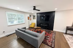 8107 Brown Ct, Alexandria, VA 22306 - Photo 2
