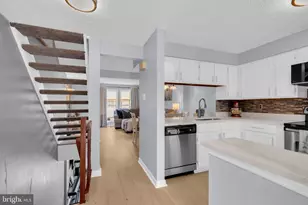 8544 Blue Rock Ln, Lorton, VA 22079 - Photo 2